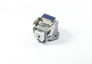 Emas EBM05PE46 Metal 5 Kontak Eğik Tip Priz 10A Alttan Girişli 1 Metal Mandallı Çok Kontaklı